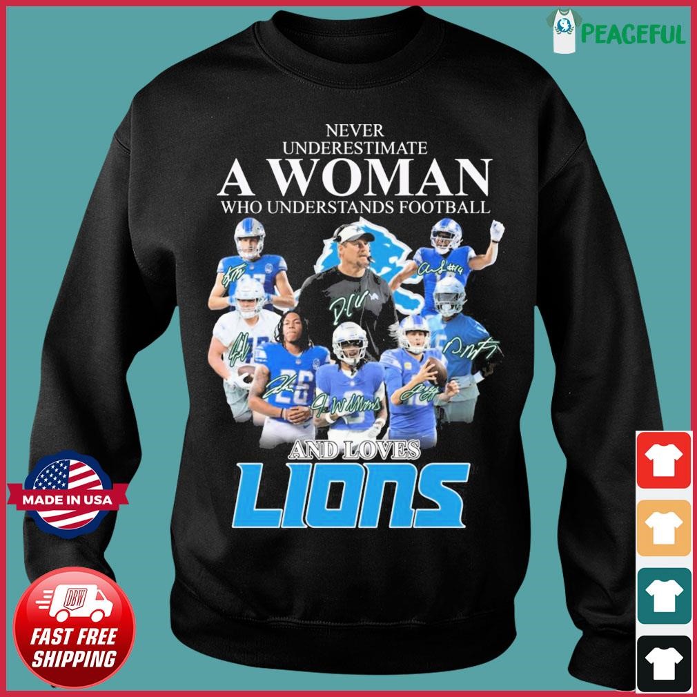 Funny Never Underestimate a Woman who understands Football And Loves Green  Bay Packers Shirt, hoodie, sweater, long sleeve and tank top