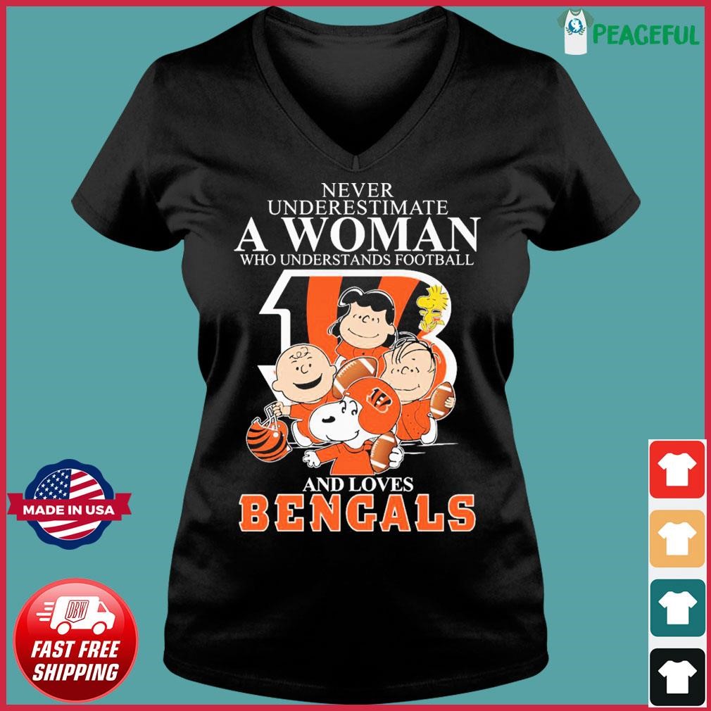 Never underestimate a women who understands football and loves Cincinnati  Bengals t-shirt, hoodie, sweater and v-neck t-shirt