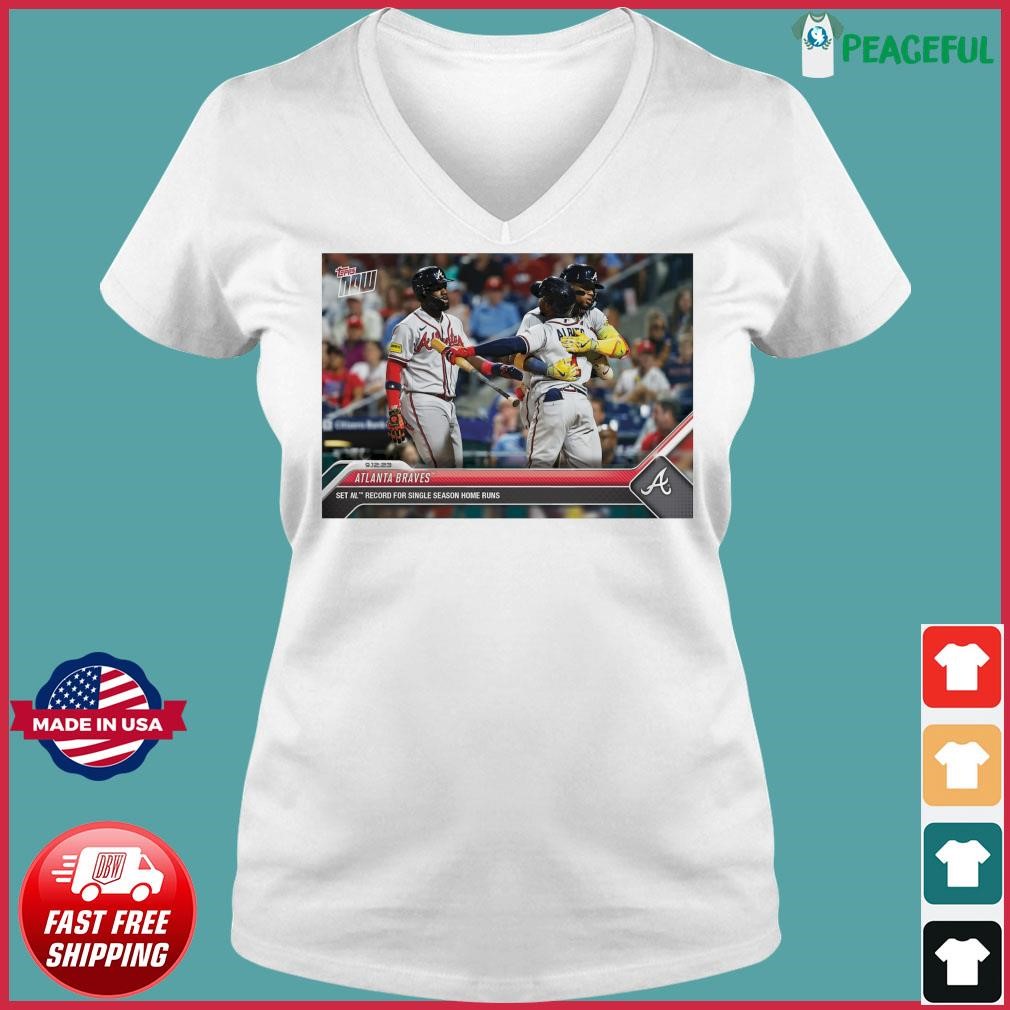 MLB Atlanta Braves Women's Short Sleeve V-Neck Core T-Shirt - S