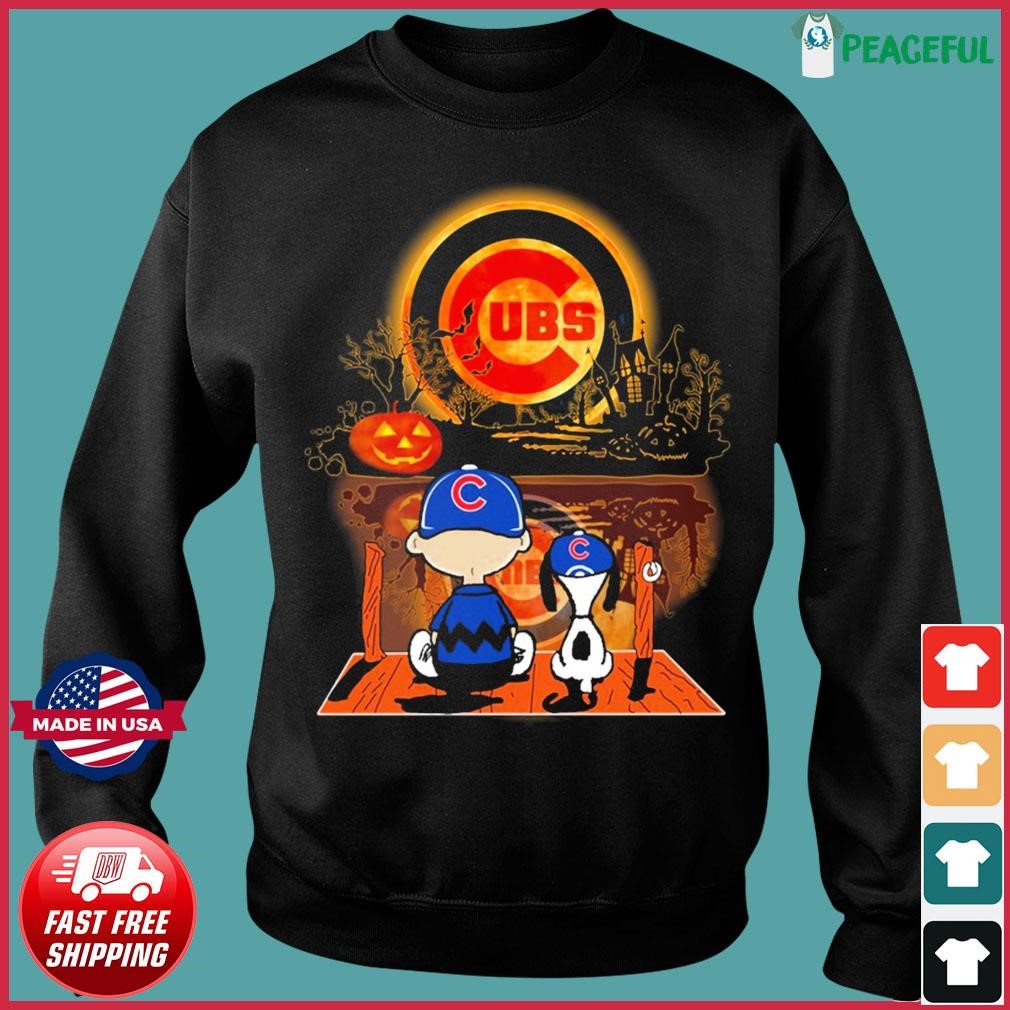 Charlie Brown and Snoopy watching city Chicago Cubs shirt