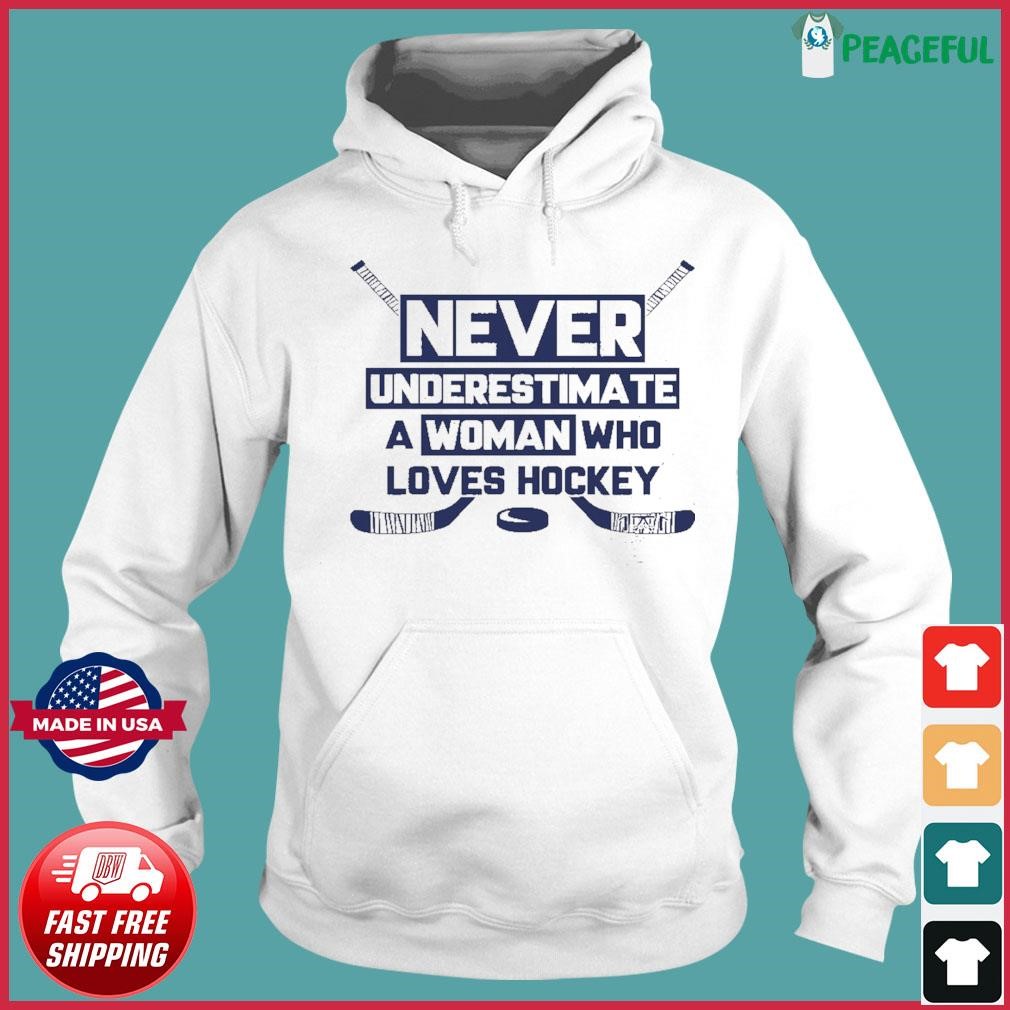 Tampa bay lightning never underestimate a woman who understands hockey and  loves signatures 2023 shirt, hoodie, sweater, long sleeve and tank top