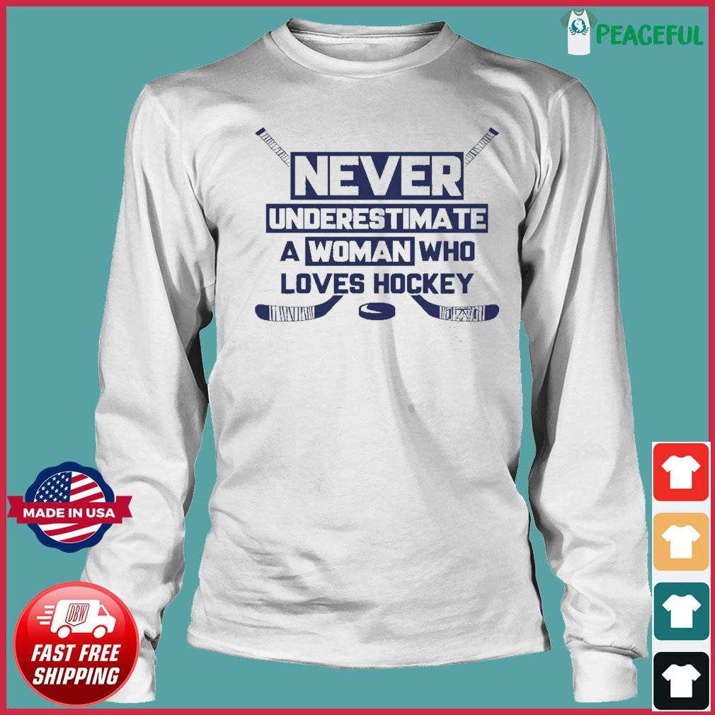 Tampa bay lightning never underestimate a woman who understands hockey and  loves signatures 2023 shirt, hoodie, sweater, long sleeve and tank top